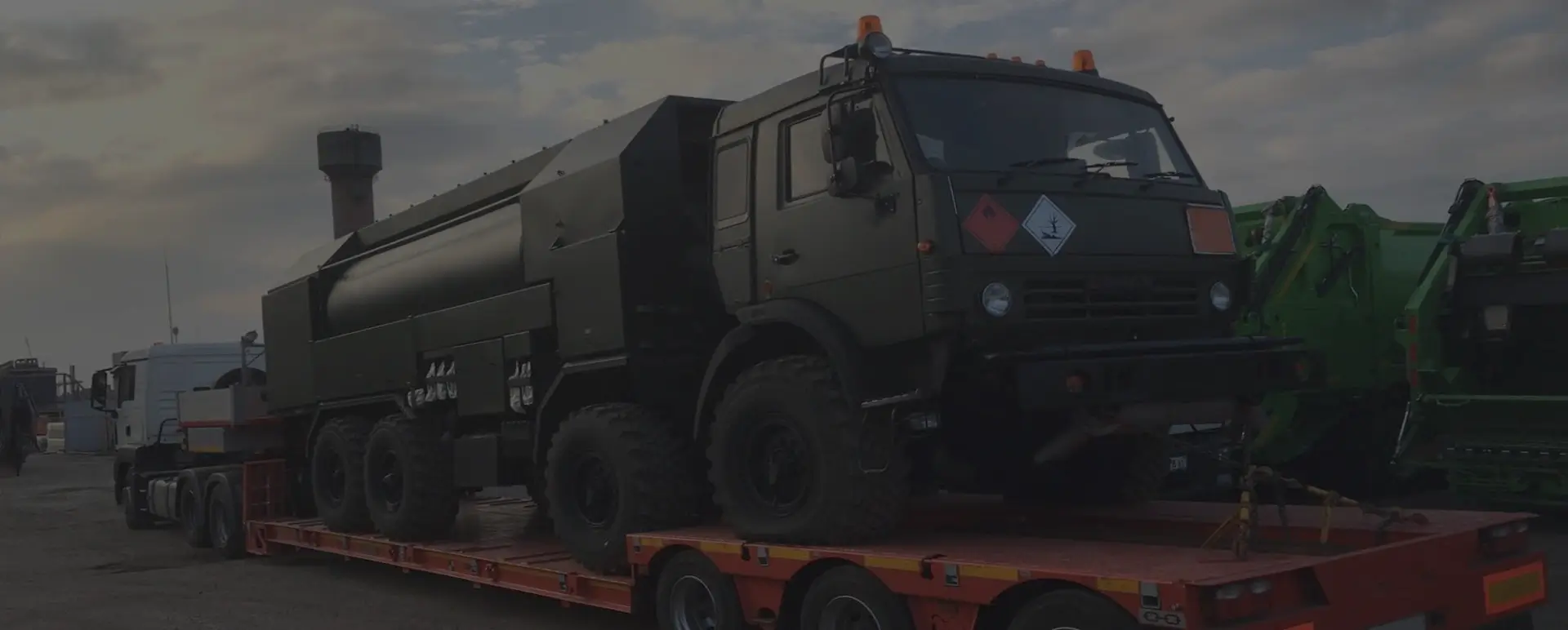 Низкая цена по договору на перевозку военной техники и спецтехники в поселке Знамя Октября (Центральный округ - Москва)